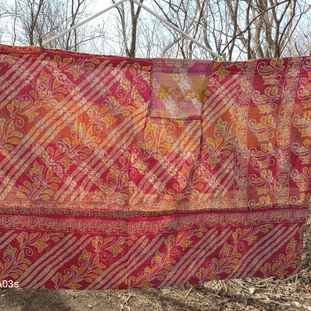 Kantha Quilt Red Green Marigold 52" x 90" 2 Layer Thin Cotton Handmade K150. - Picture 2 of 6